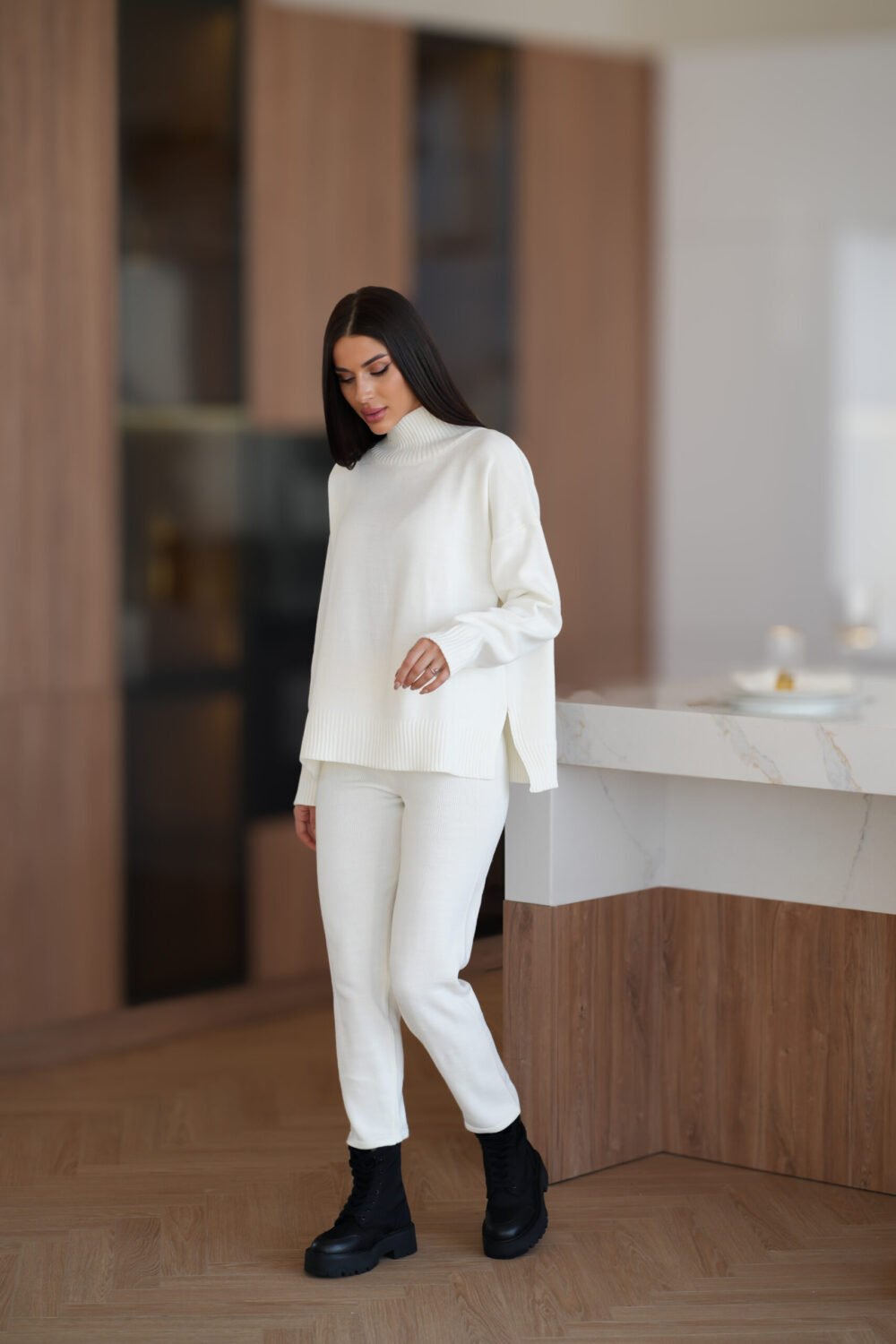 Soft basic knitted suit